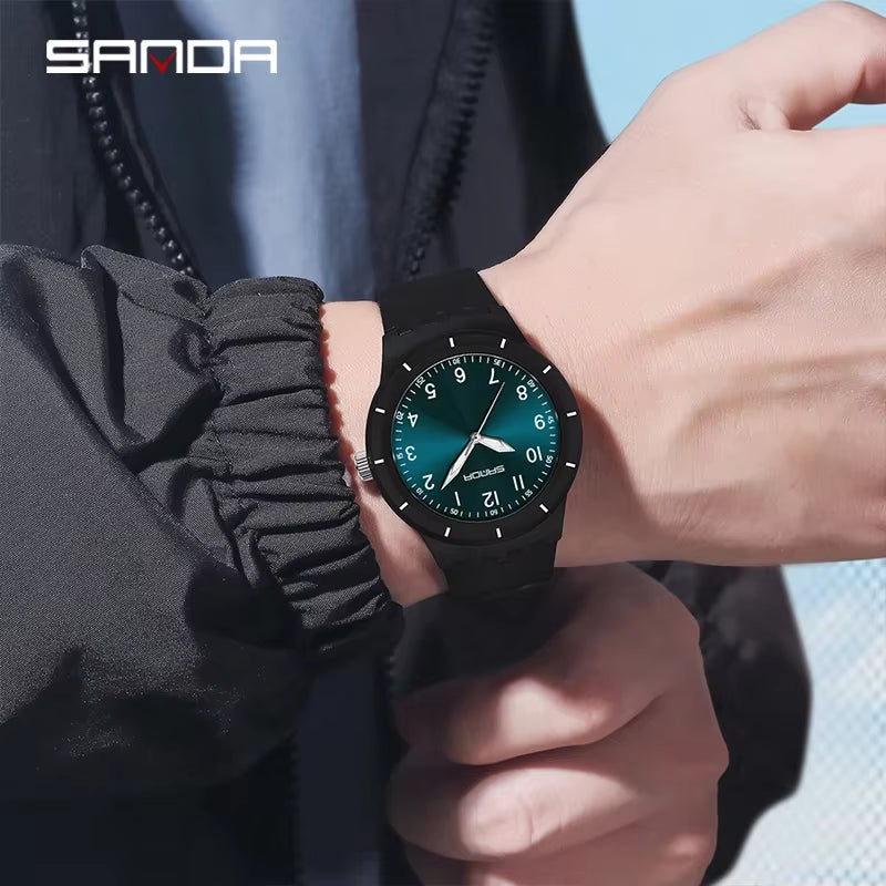 New Fashion Man Sports Watches Unisex Quartz Simple Waterproof Watch Night Light Male Female Student Quartz Casual Watch